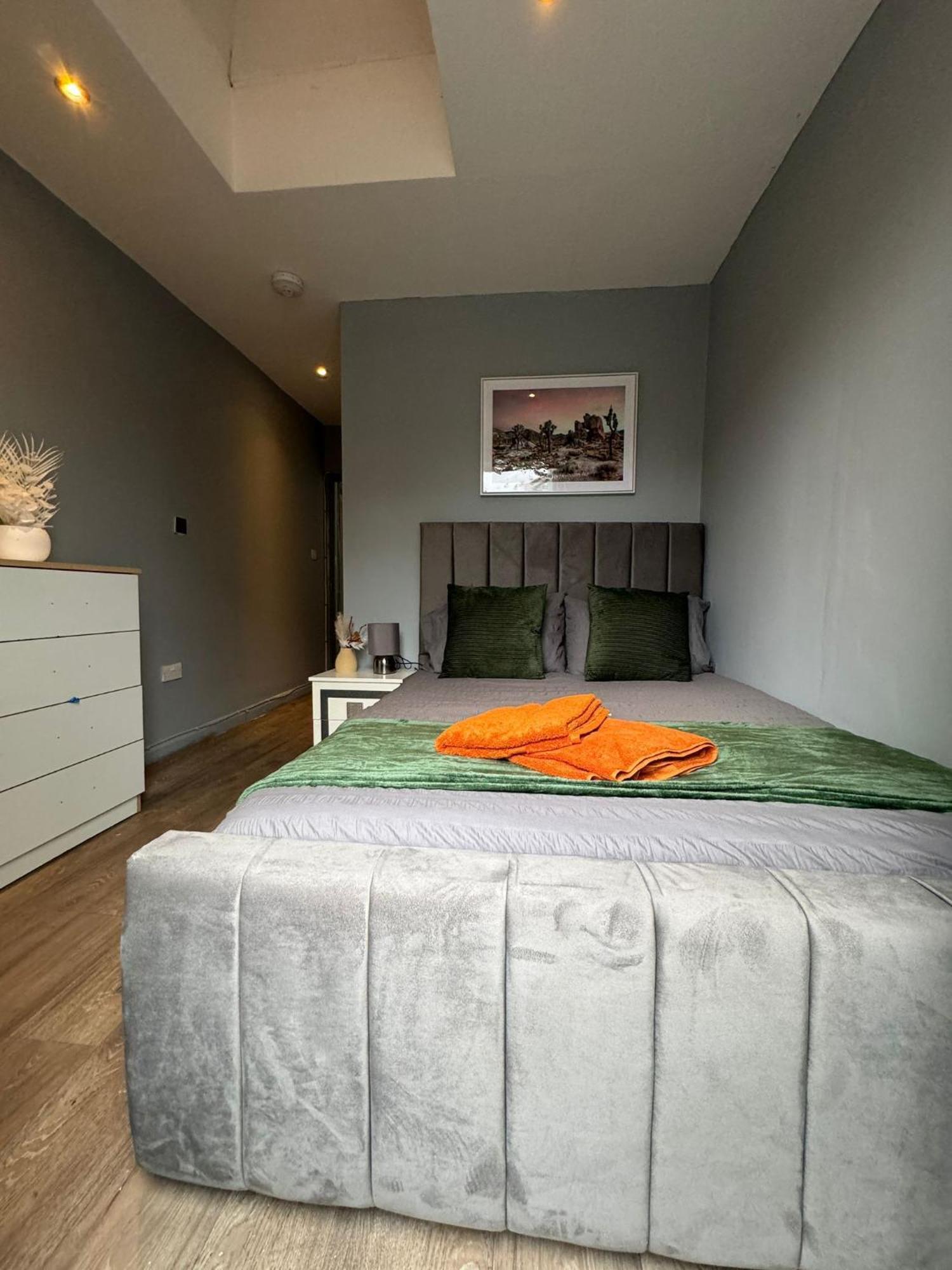 Apartamento 2 Bedroom Flat In Euston 2 Mins Away From Station, No Lift *