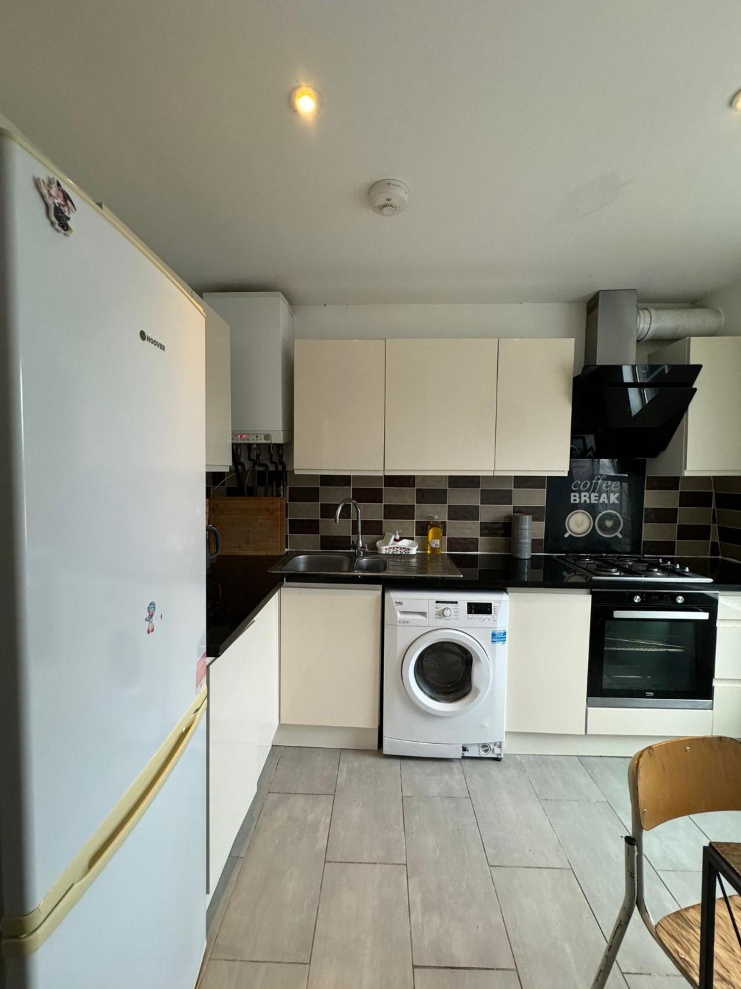 2 Bedroom Flat In Euston 2 Mins Away From Station, No Lift Londres