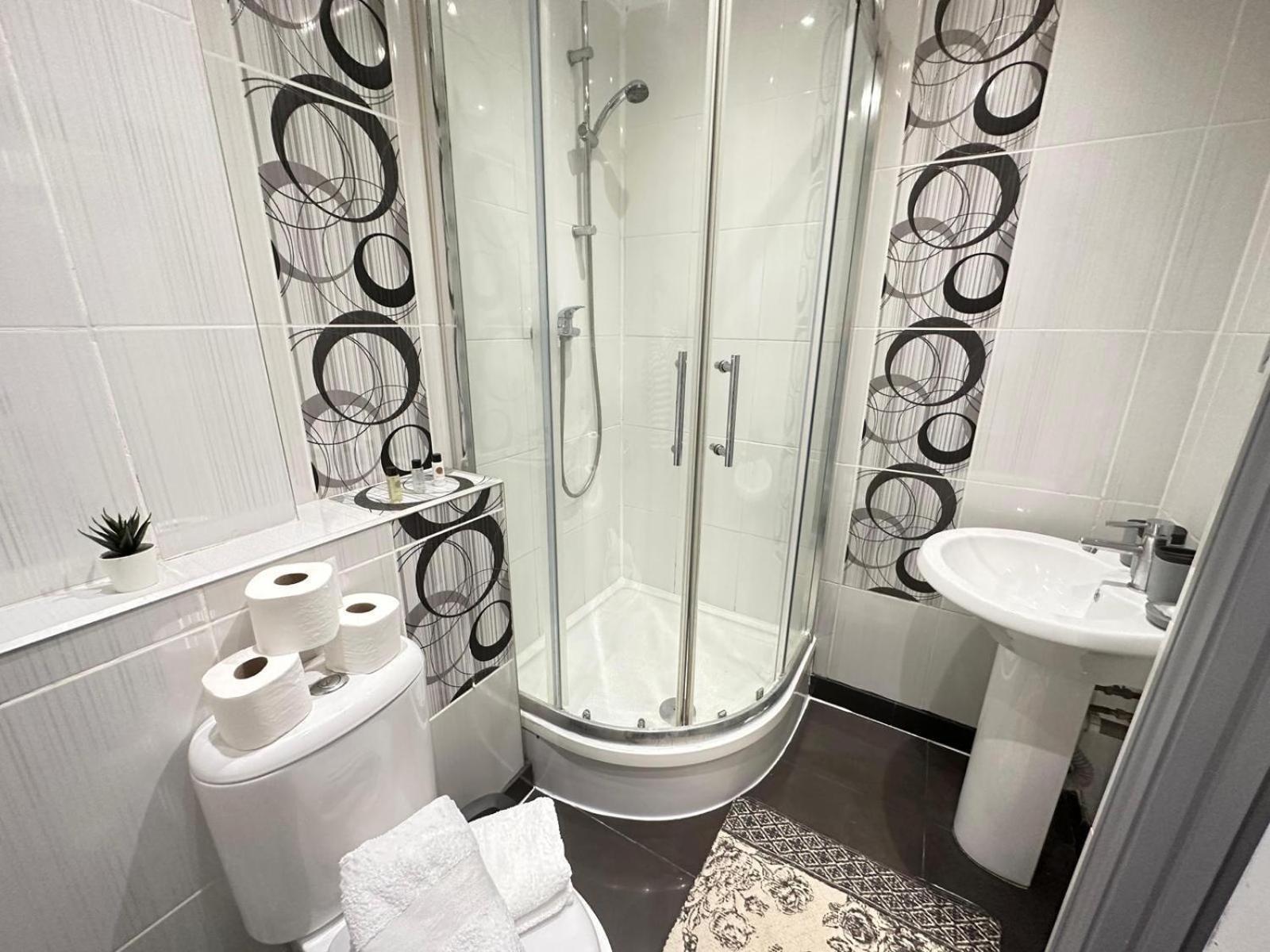 Stylish 1 Bedroom In Central *