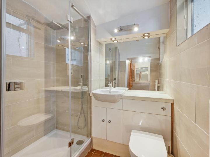 Palais Elegance By Beaumont Apartment London