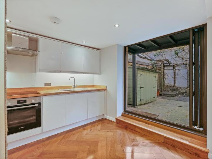 Palais Elegance By Beaumont Apartment London
