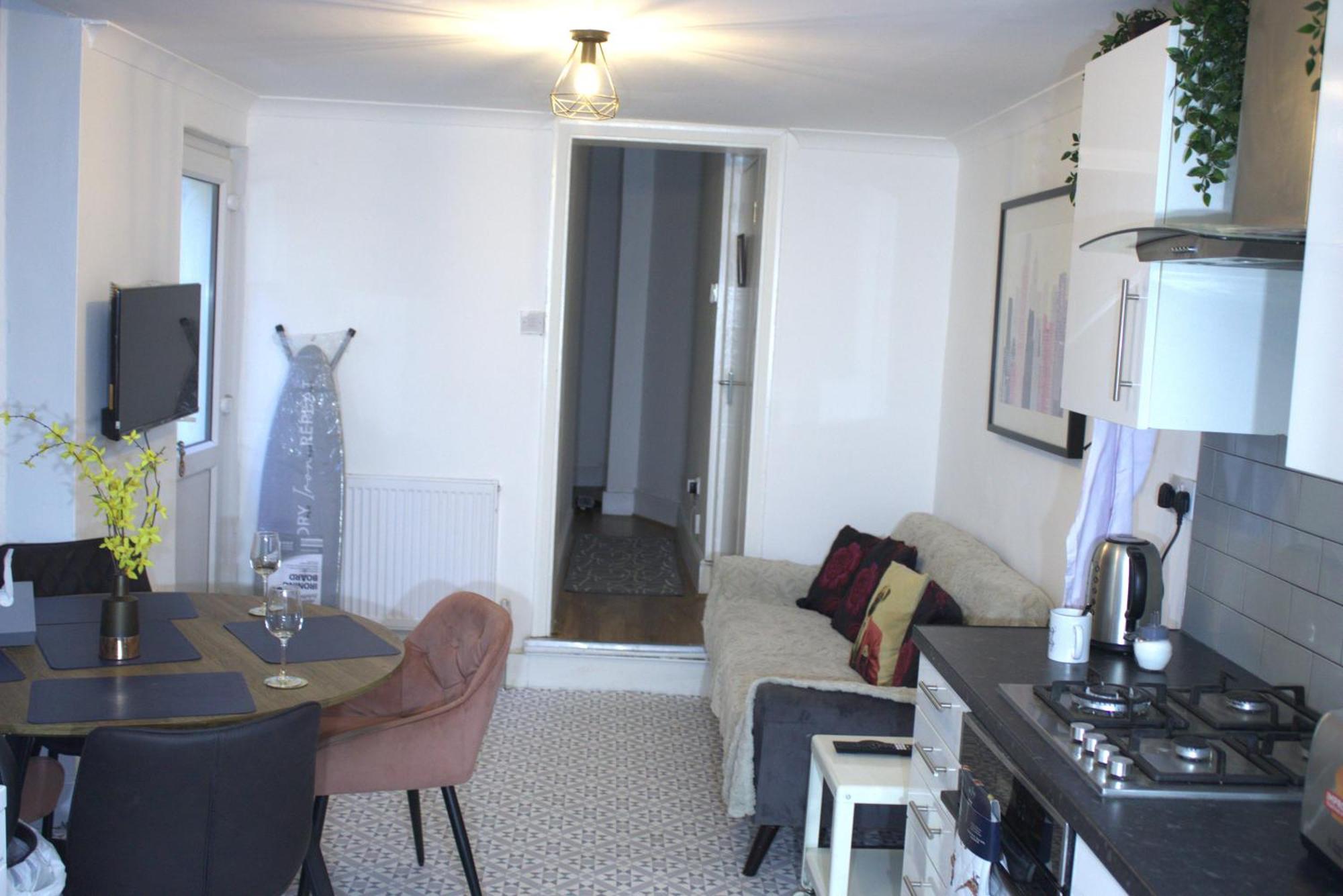 Two Bedroom Flat Near Transport & Shops Apartamento Londres