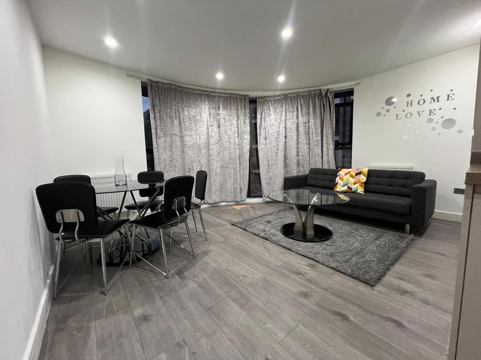 Apartment Cool 2bed Flat Zone 1 *