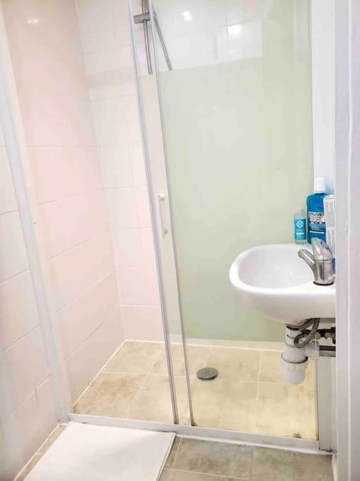 2bed2bath Flat *