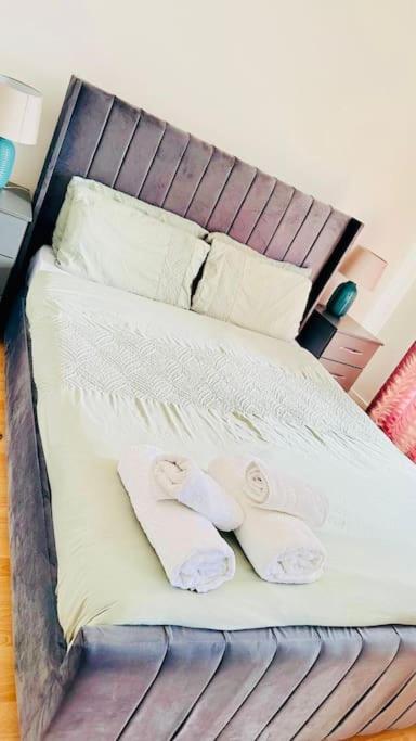 Beautiful 3bd Family With Huge Private Graden Londres