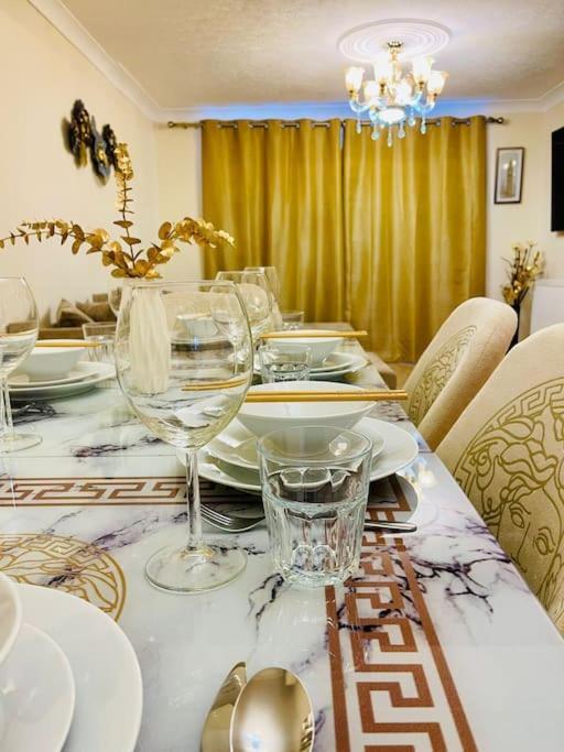 Hébergement de vacances Beautiful 3bd Family With Huge Private Graden *