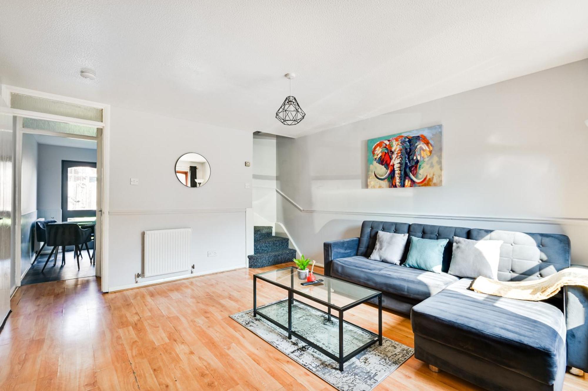 Hébergement de vacances Luxe 2 Bed House In London- Free Parking, Free Wifi, Big Garden *