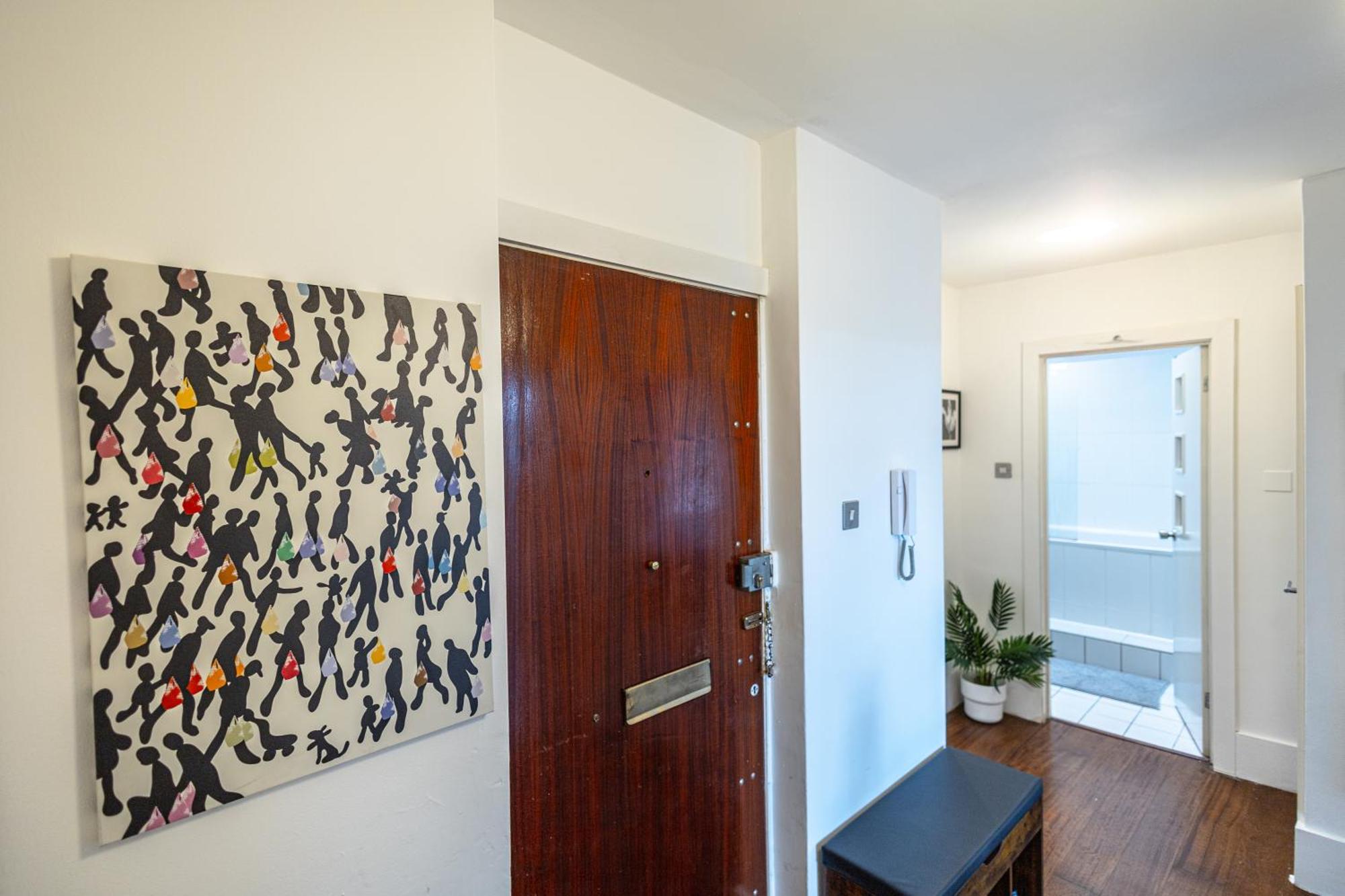 2 Bed Camden Town Sec To Tube * London