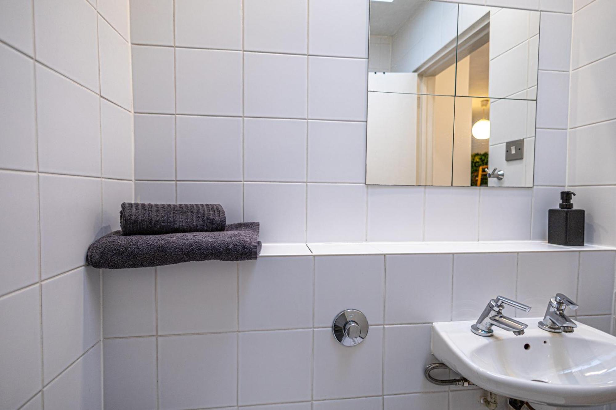 2 Bed Camden Town Sec To Tube * London