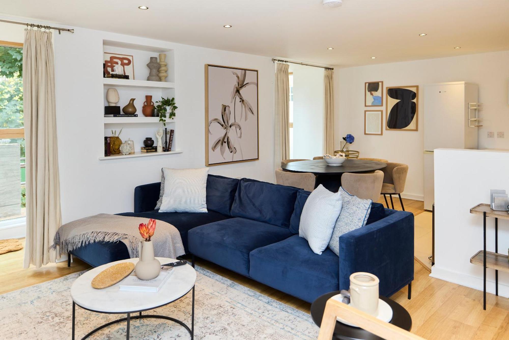The Gwendolen Retreat - Inviting 2bdr With Balcony Londres
