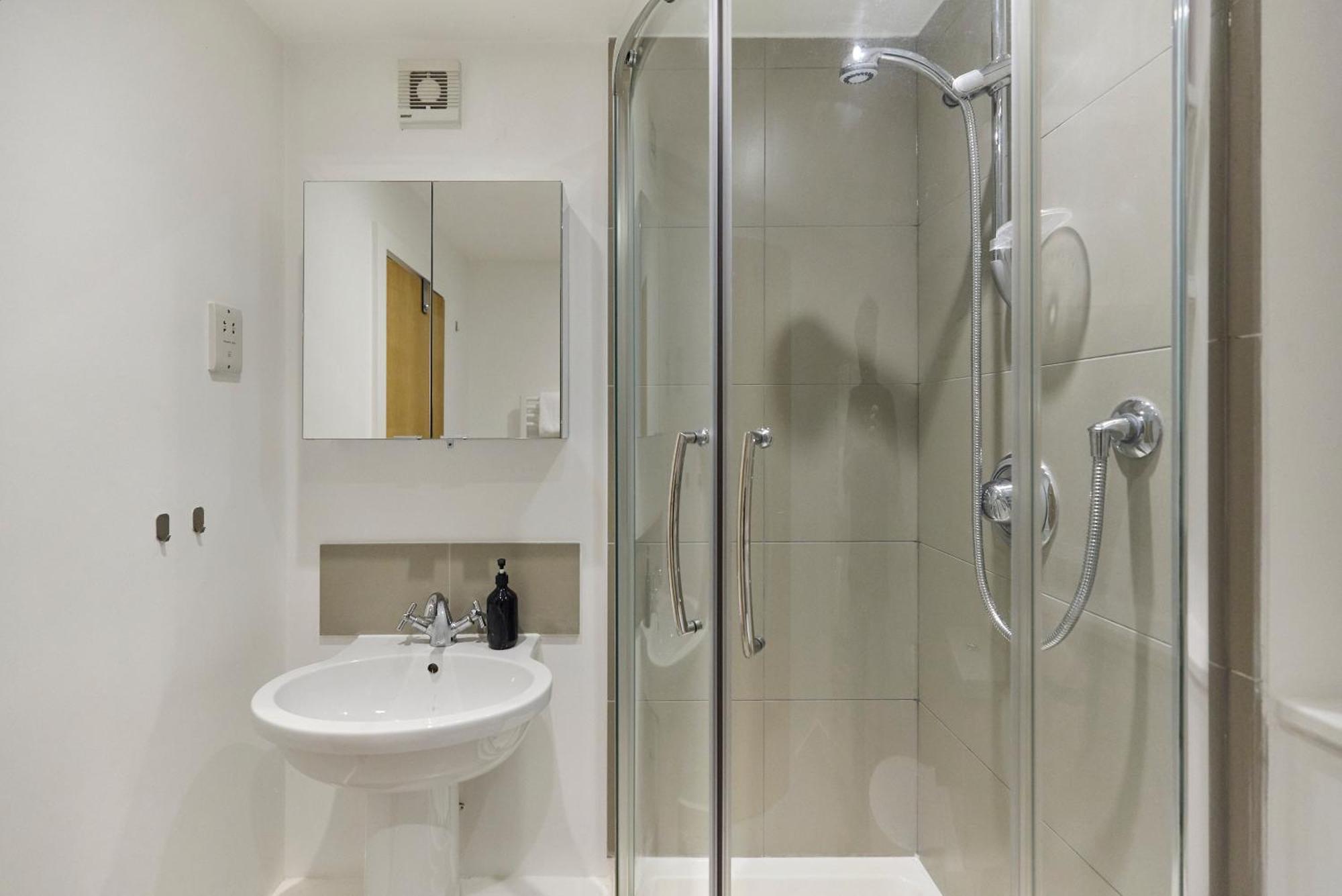 Apartamento The Gwendolen Retreat - Inviting 2bdr With Balcony *