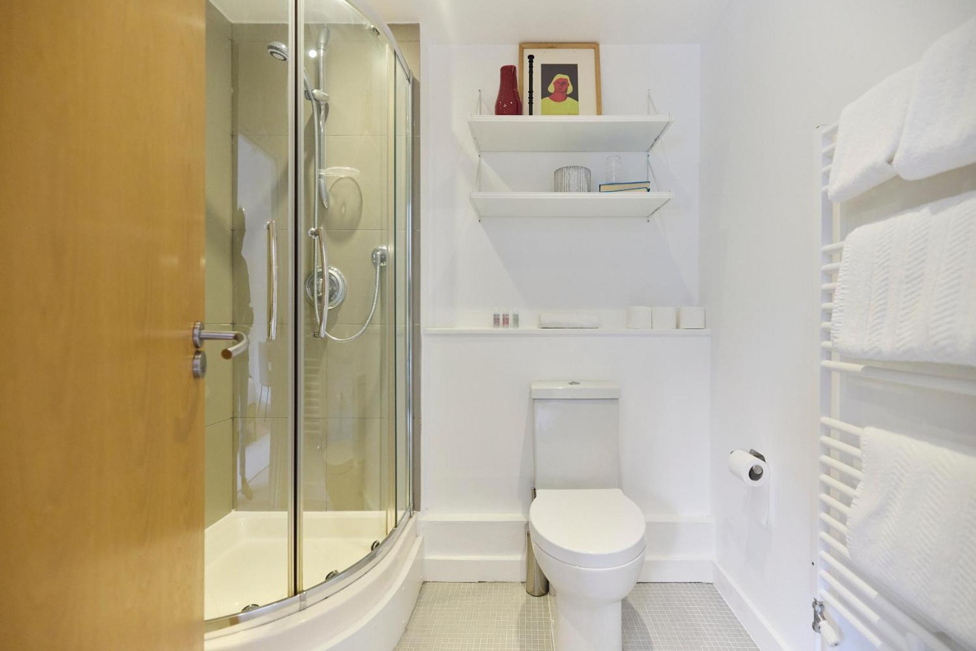 The Gwendolen Retreat - Inviting 2bdr With Balcony Apartamento
