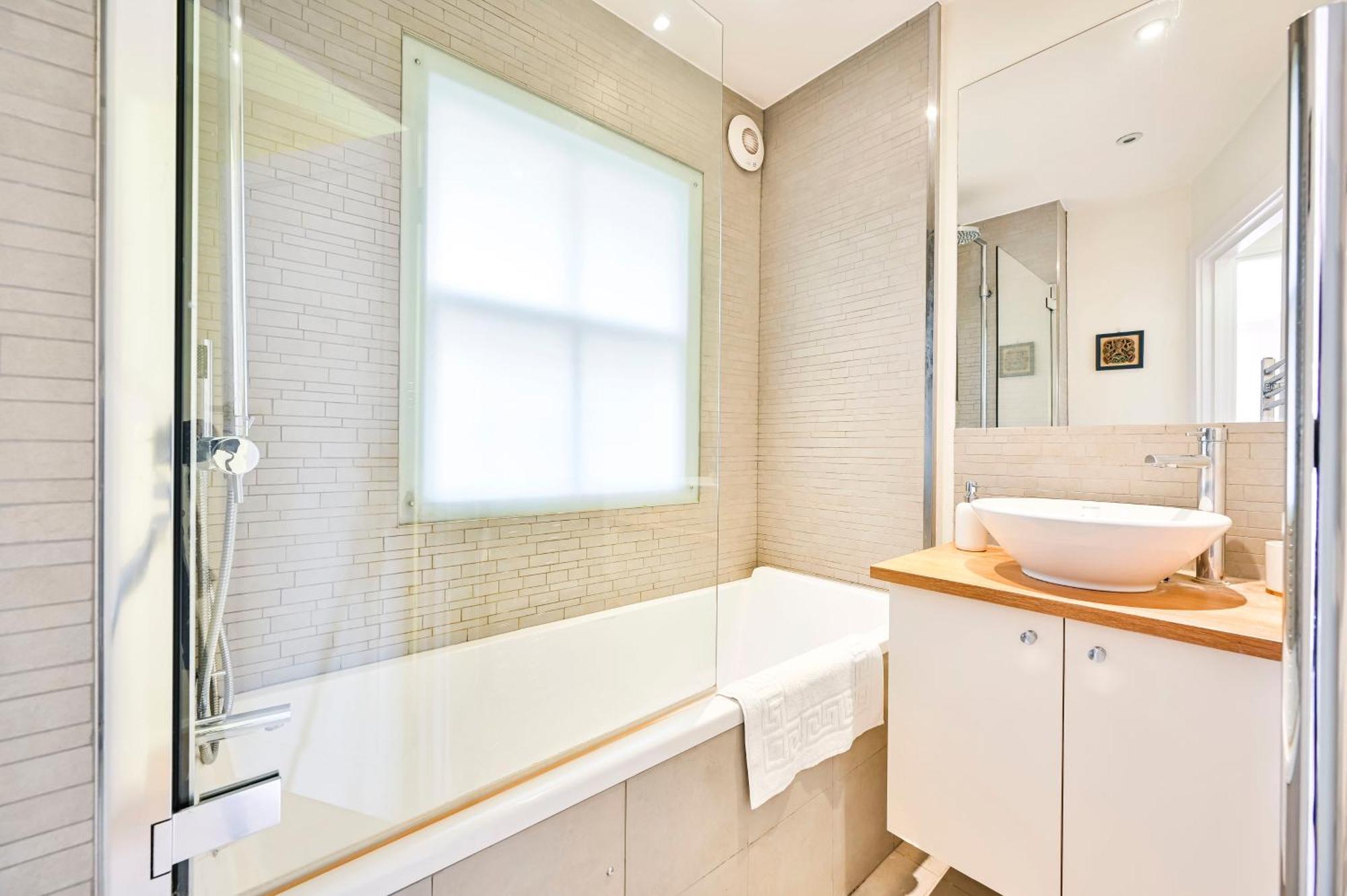 Beatles-themed Serviced On Abbey Road Appartement