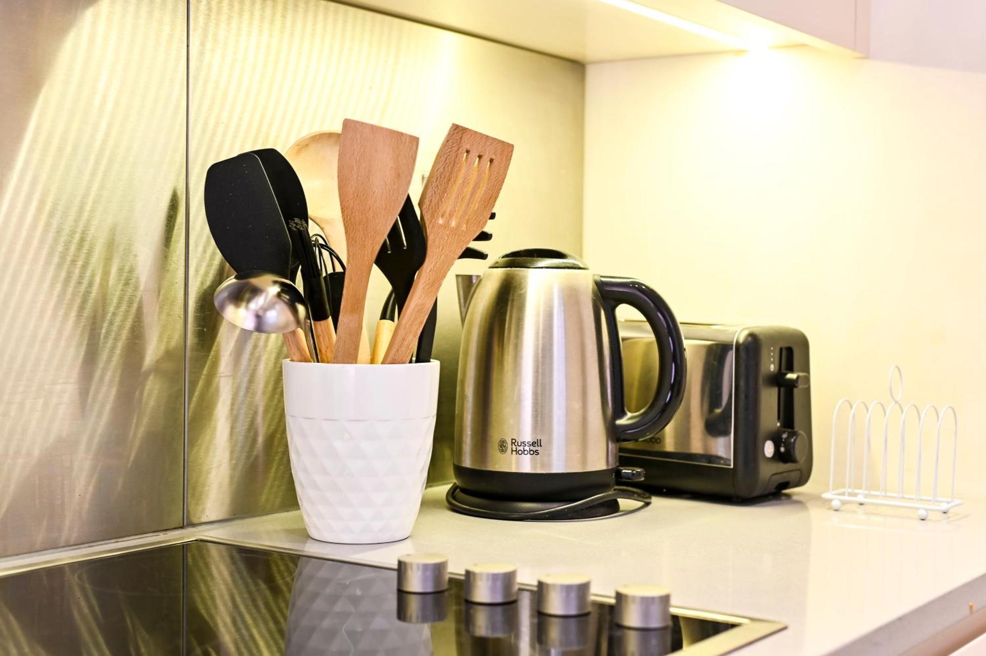 Beatles-themed Serviced On Abbey Road Appartement