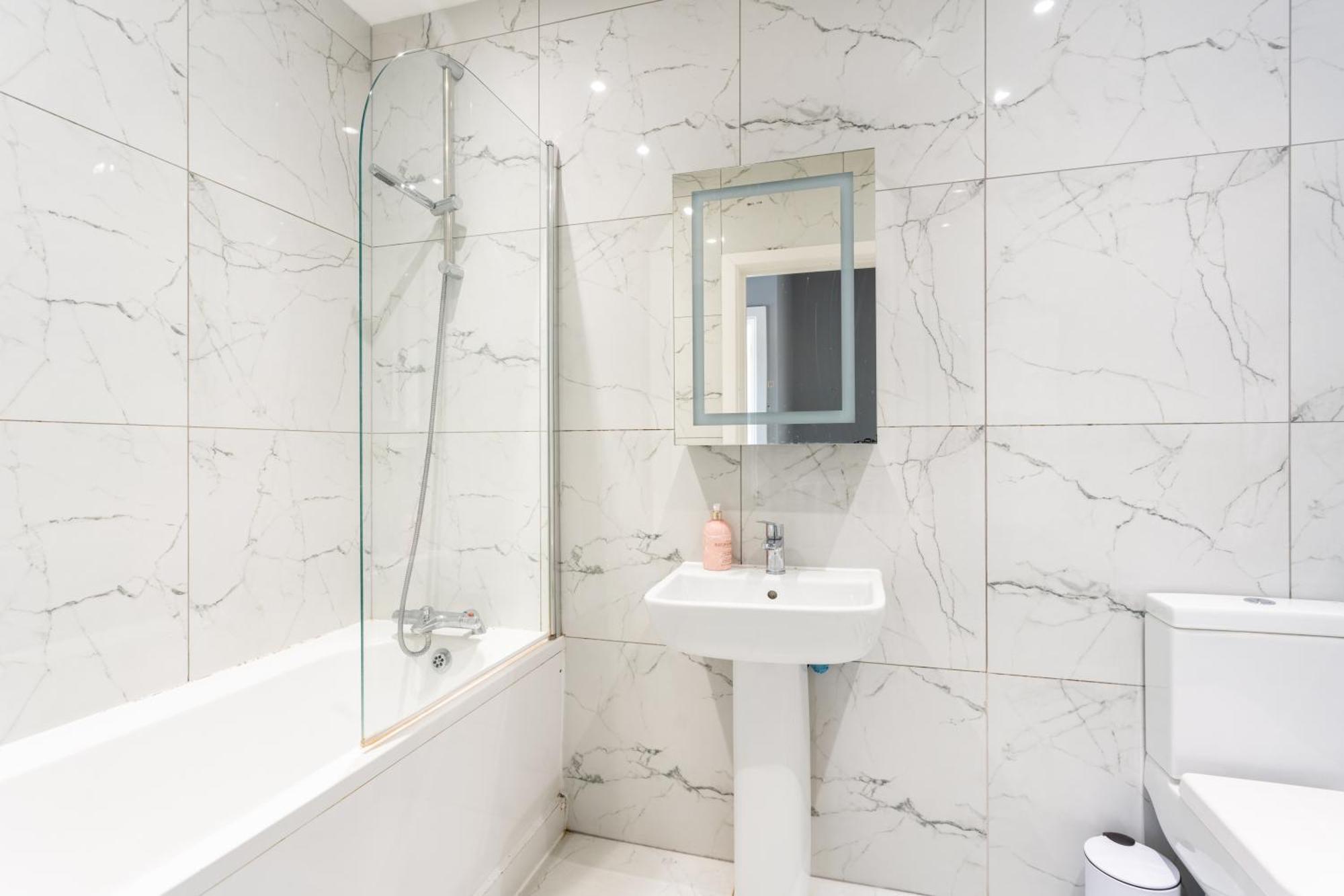 Quarto em Acomodações Particulares Modern Double With Shared Bathroom