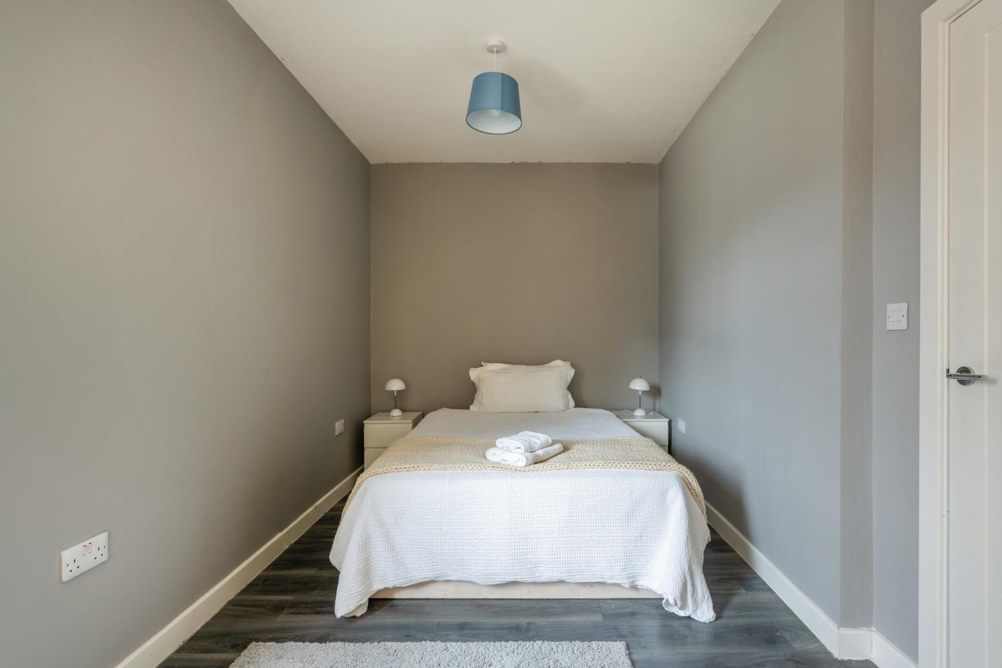 Modern Double With Shared Bathroom Quarto em Acomodações Particulares Londres