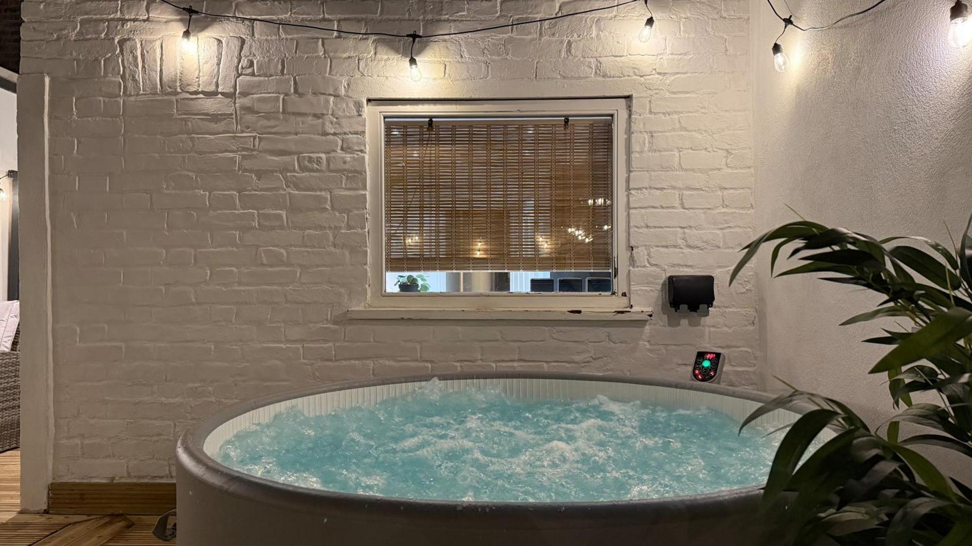 Acton - Hot Tub, Cinema & Gaming Villa Londres
