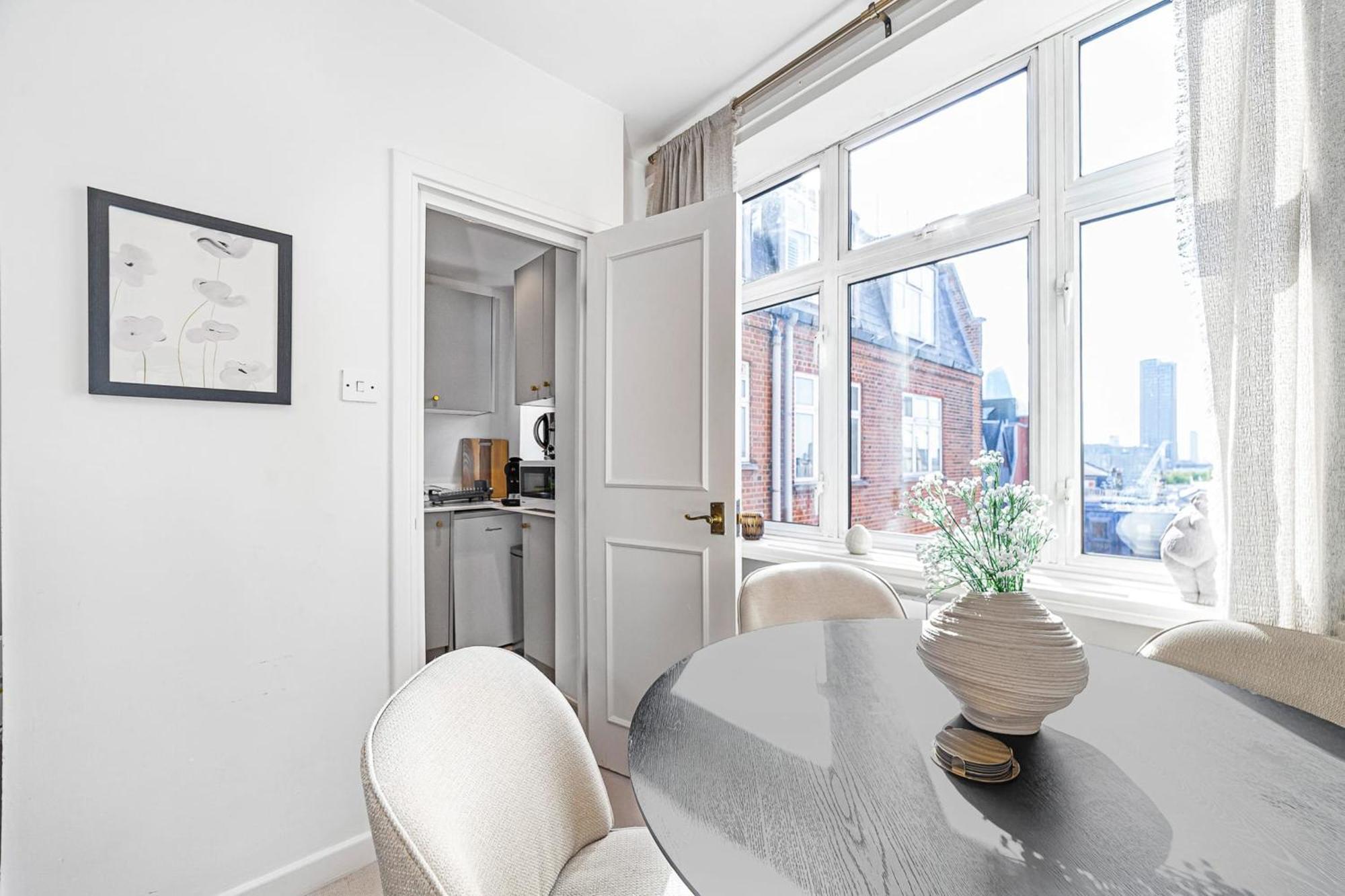 Chic Flat With Stunning Views Londres
