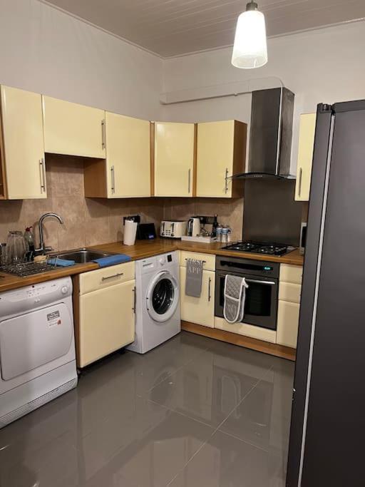 A Beautiful Four Bedroom Family Hébergement de vacances Londres