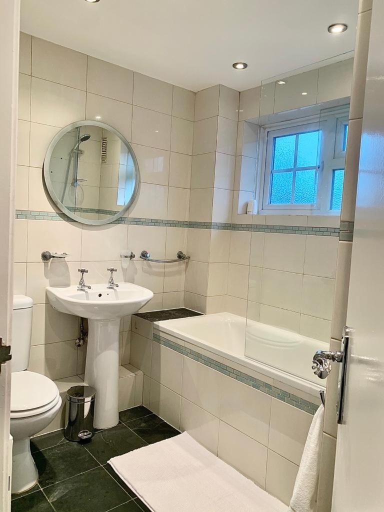 Ttsa- Essential 1 Bedroom Balham-free Parking Londen