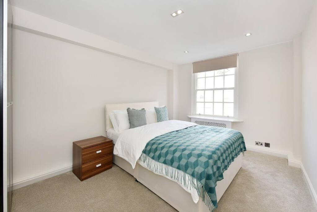 Three Bedrooom Flat In Heart Of Appartement *