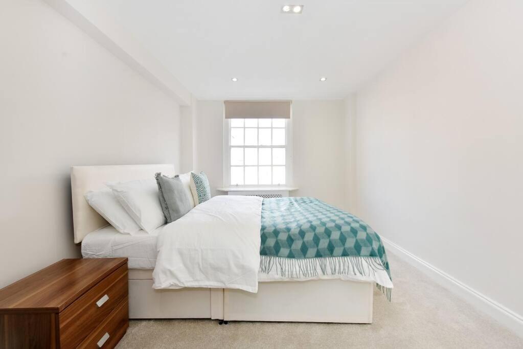 Appartement Three Bedrooom Flat In Heart Of