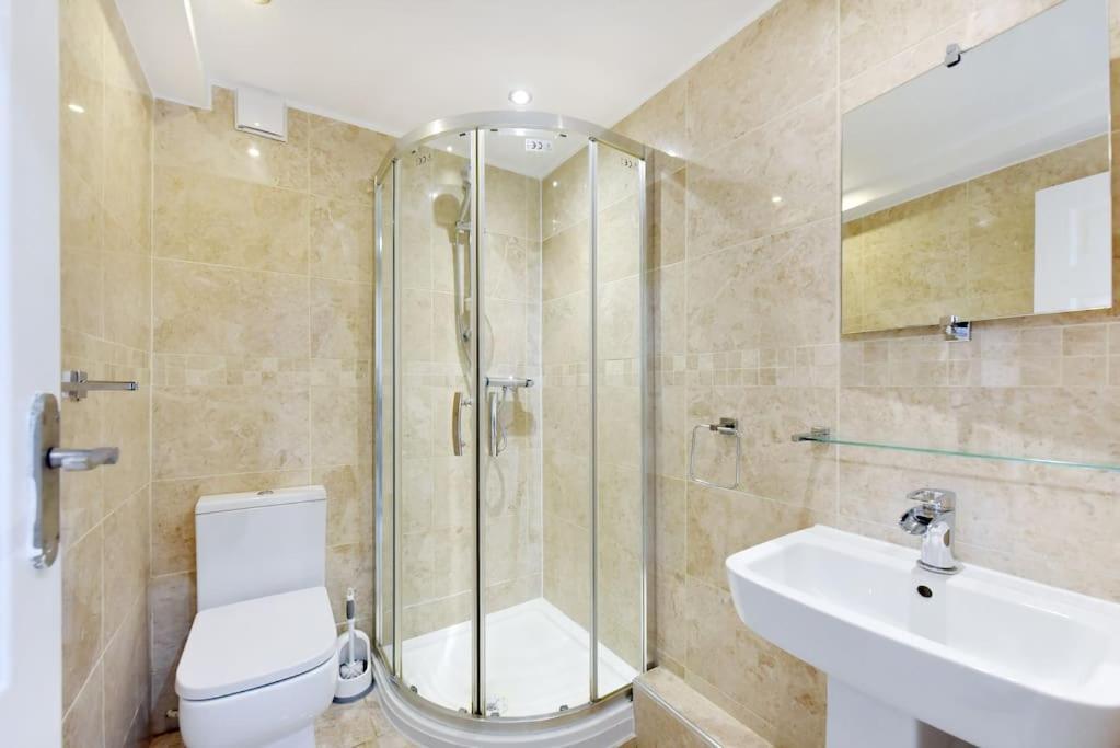 Appartement Three Bedrooom Flat In Heart Of