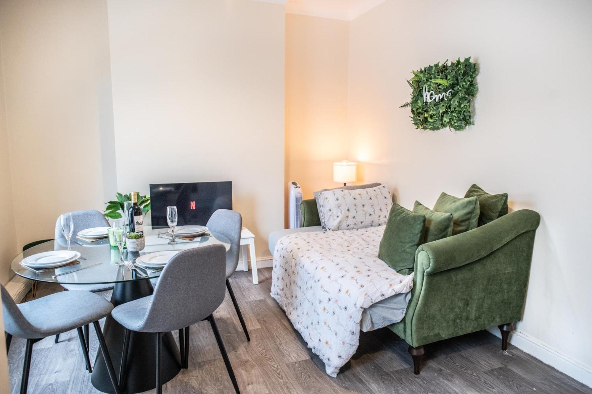 Apartamento 4 Bedroom Flat With High Speed Wi-fi In North Acton, Ealing, West *