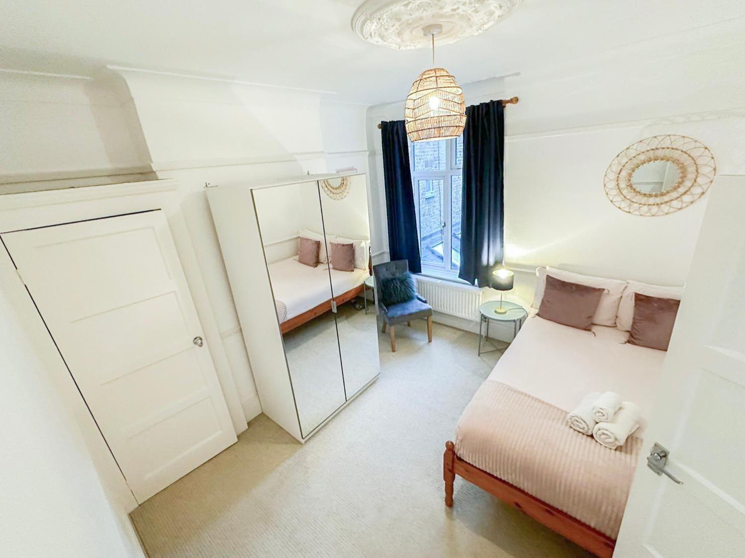 Lovely 3 Bedroom Maisonette With Private Roof Terrace In Hammersmith Londres