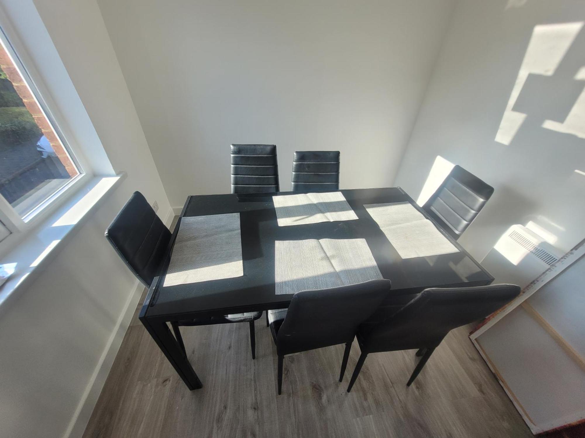 Private Rm In A 2 Bed Near 4 Train Stations Londres