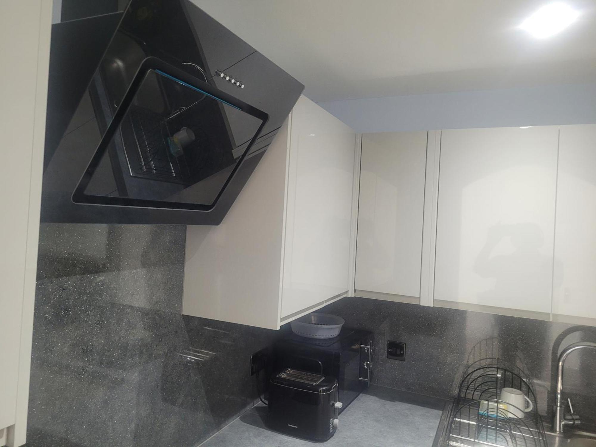 Habitación en casa particular Private Rm In A 2 Bed Near 4 Train Stations *