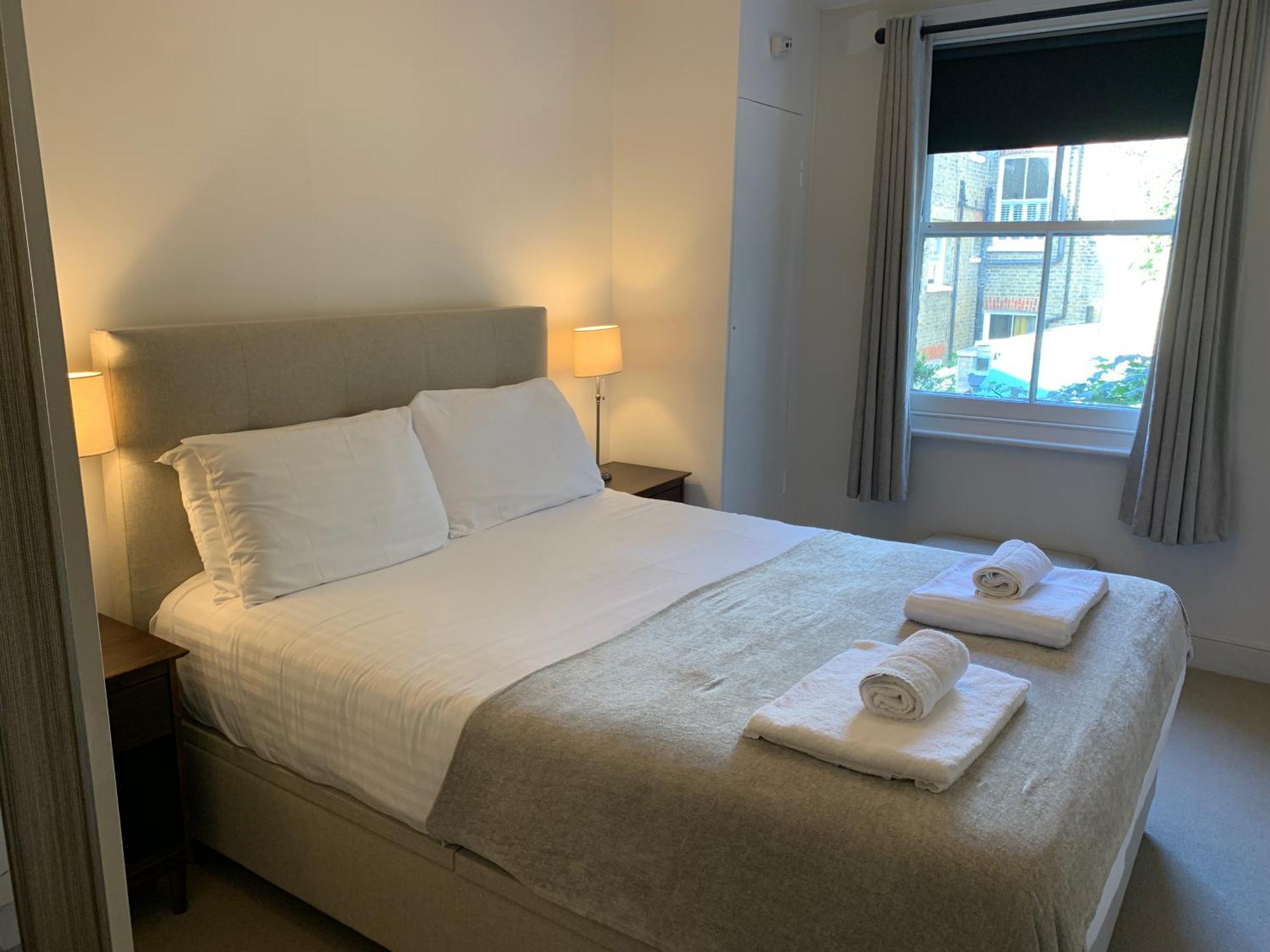 Lovely Newly Refurbished In Battersea Apartment London