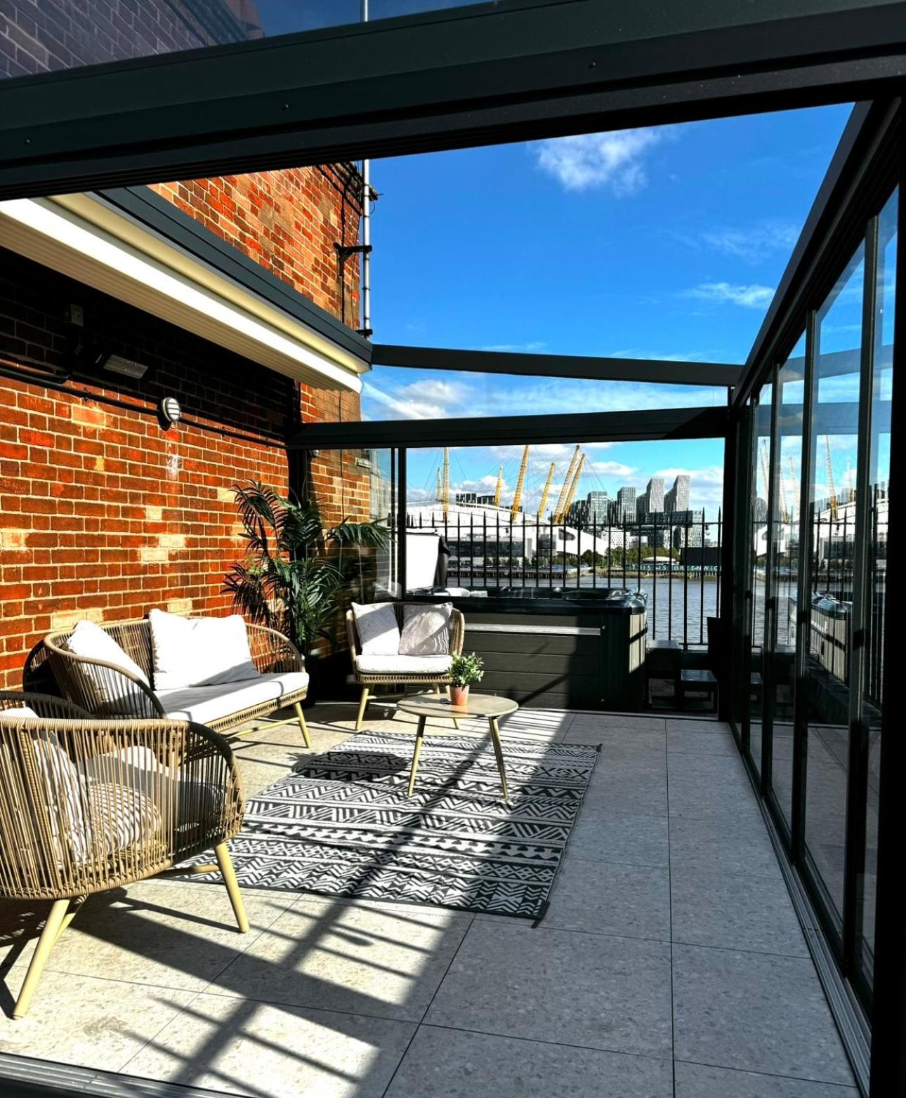 3 X Bedroom Riverside Flat With Hot Tub On Roof Terrace Apartamento *