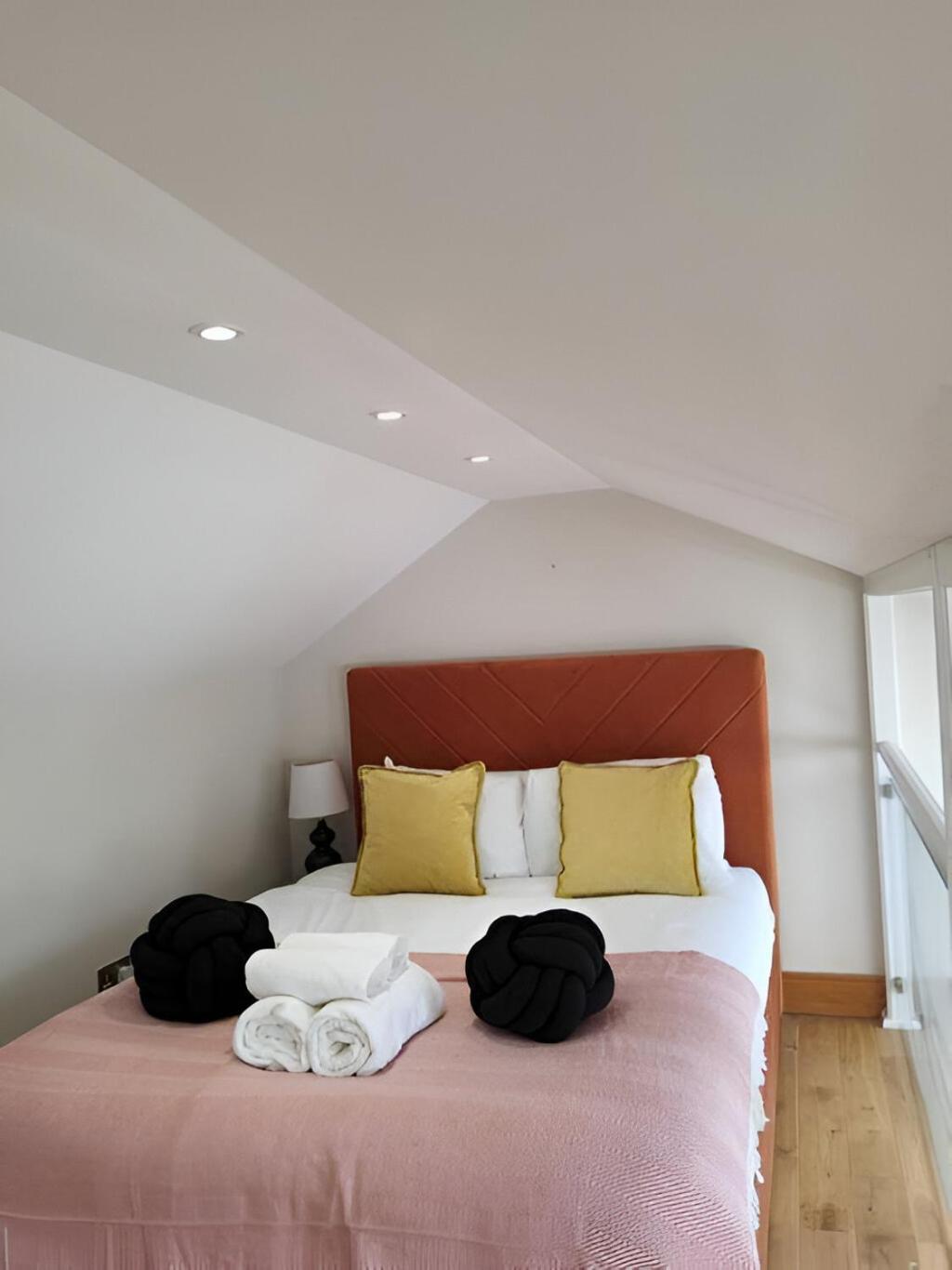 Vibrant Urban Escape, Family Friendly - Sleeps 8! Londres