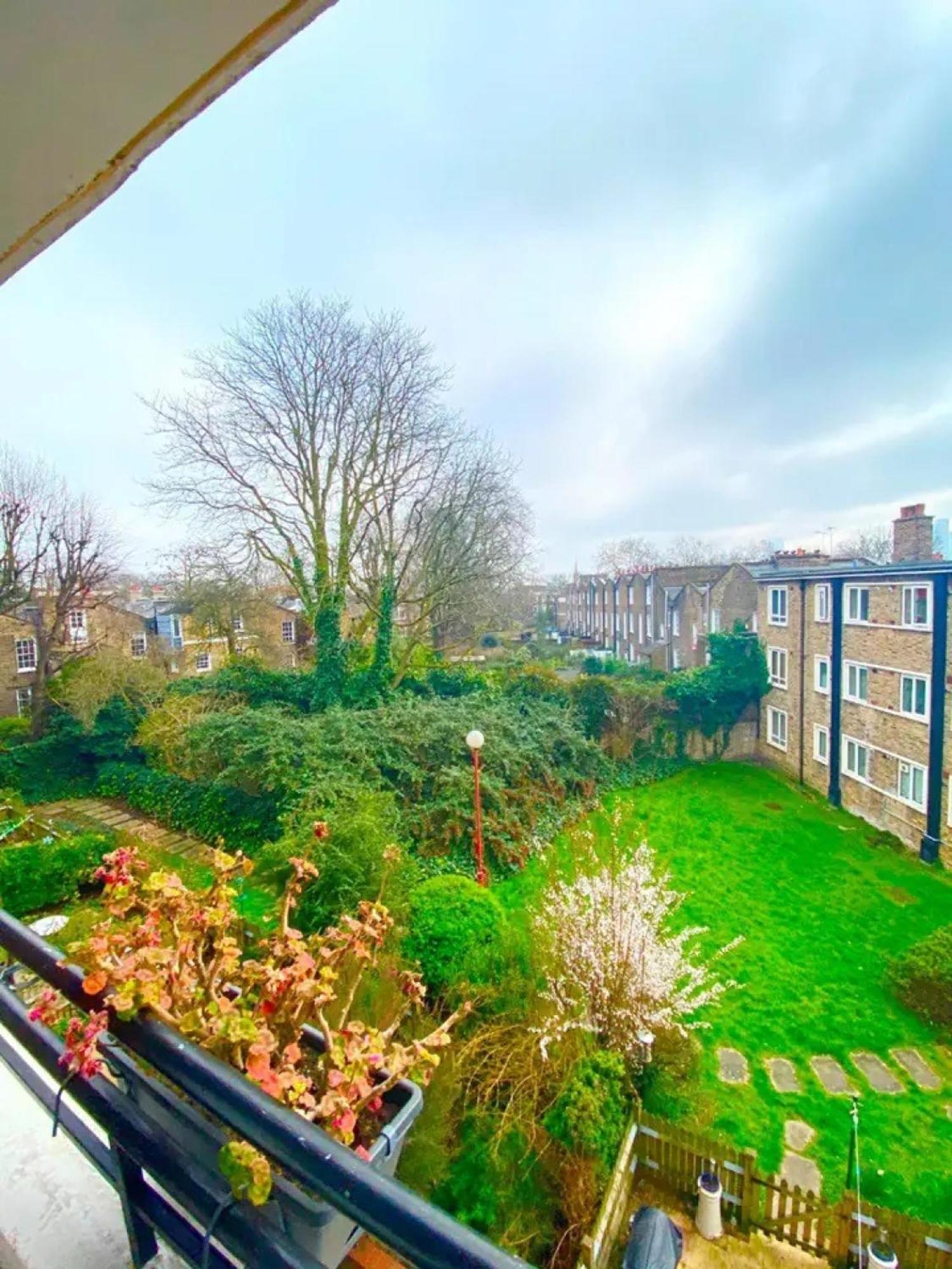 Charming 2-bedroom Flat With Private Balcony Near Islington Station, Canonbury Londres