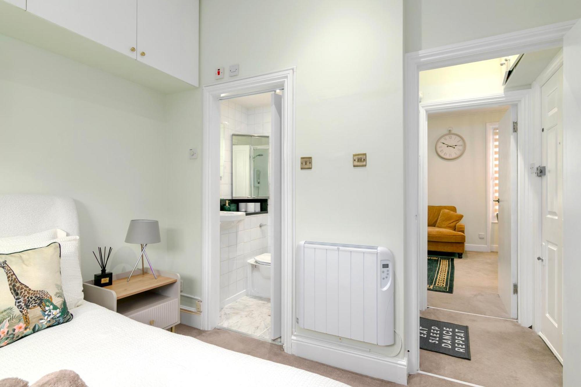 Modern Flat 5 Min To Holland Park! Apartment