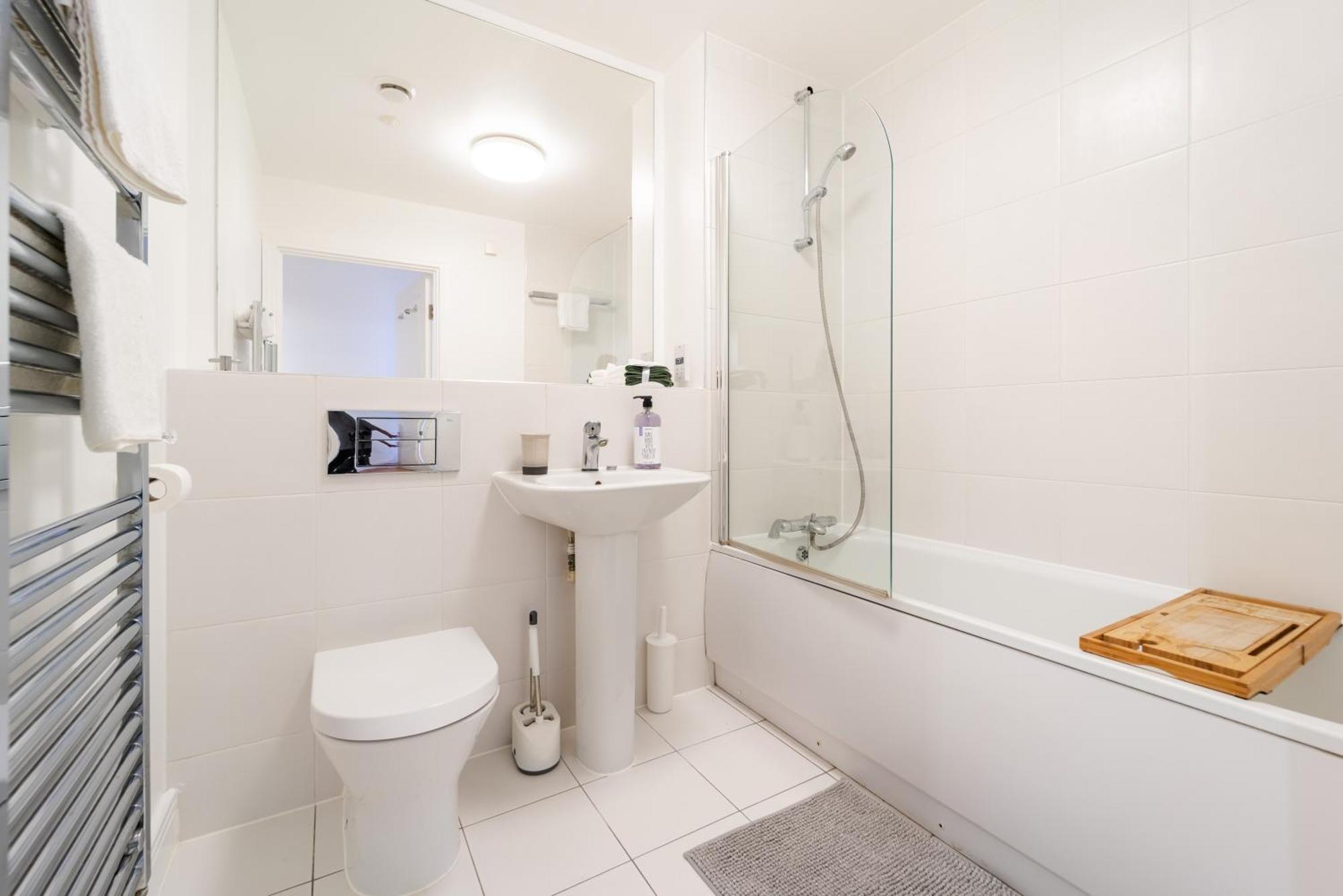Apartamento Chic Near Tower Hill With A Gym *
