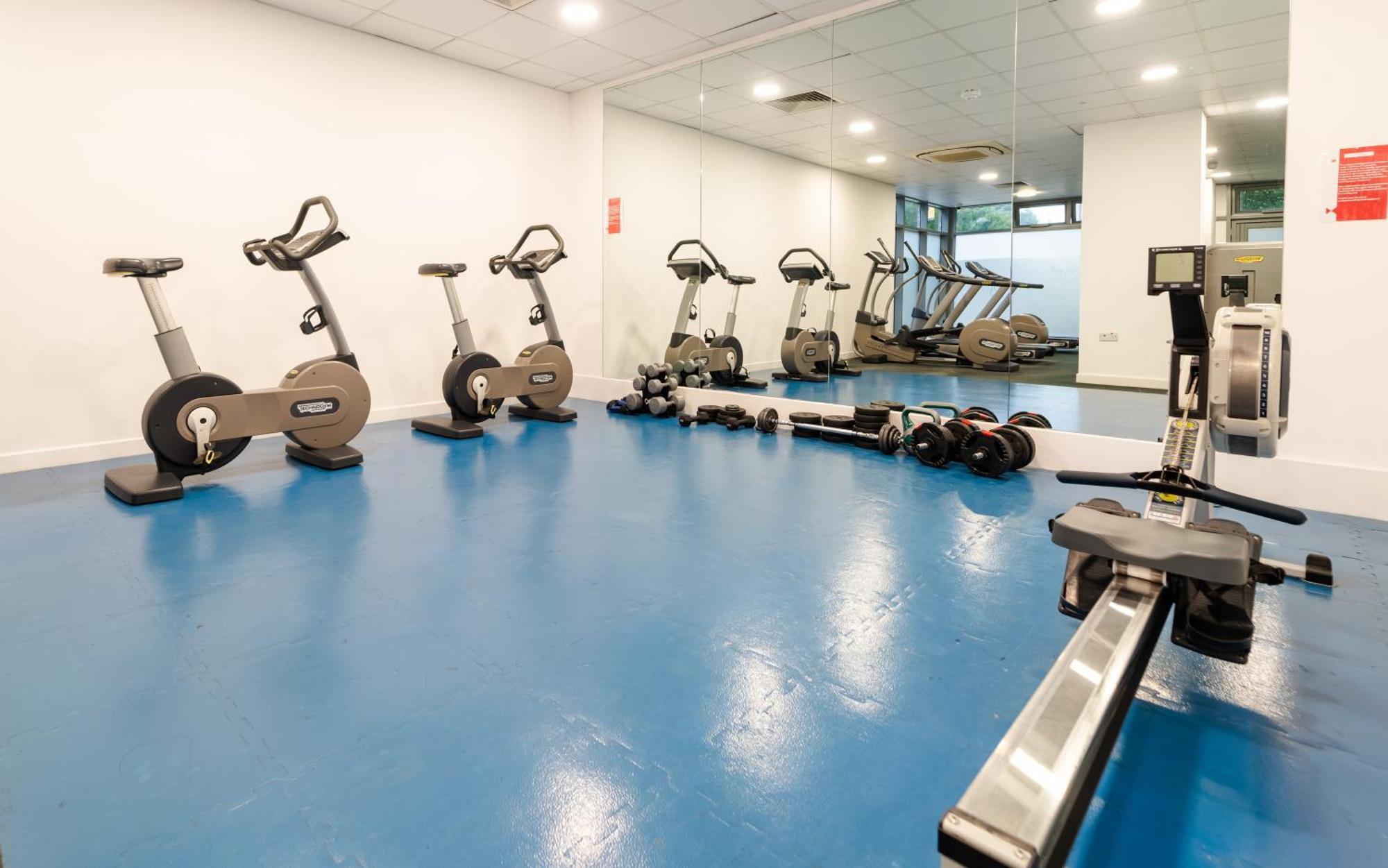 Chic Near Tower Hill With A Gym Apartamento