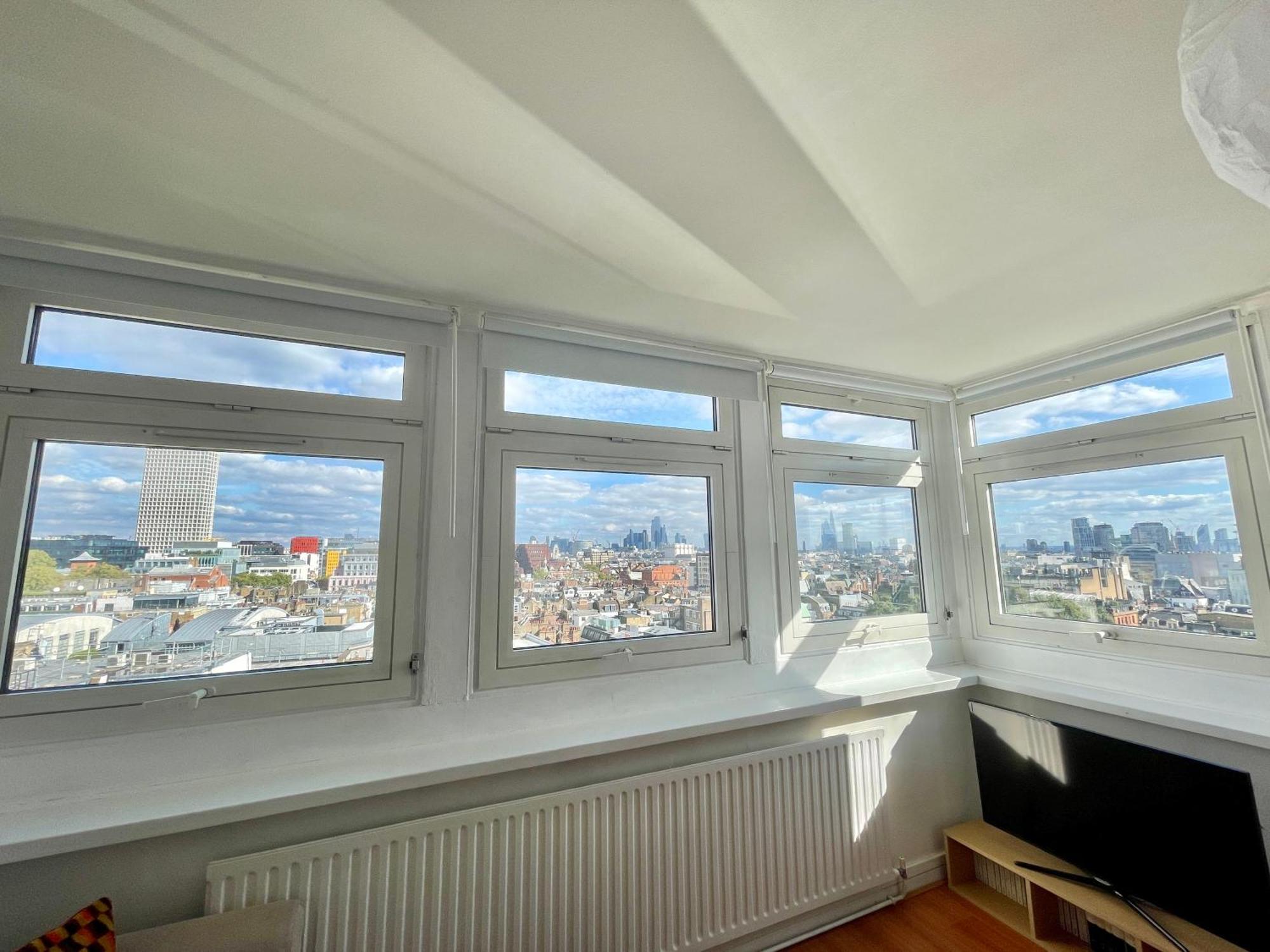 Bright 2-bedroom In Soho High-rise With Skyline Views Appartement Londen