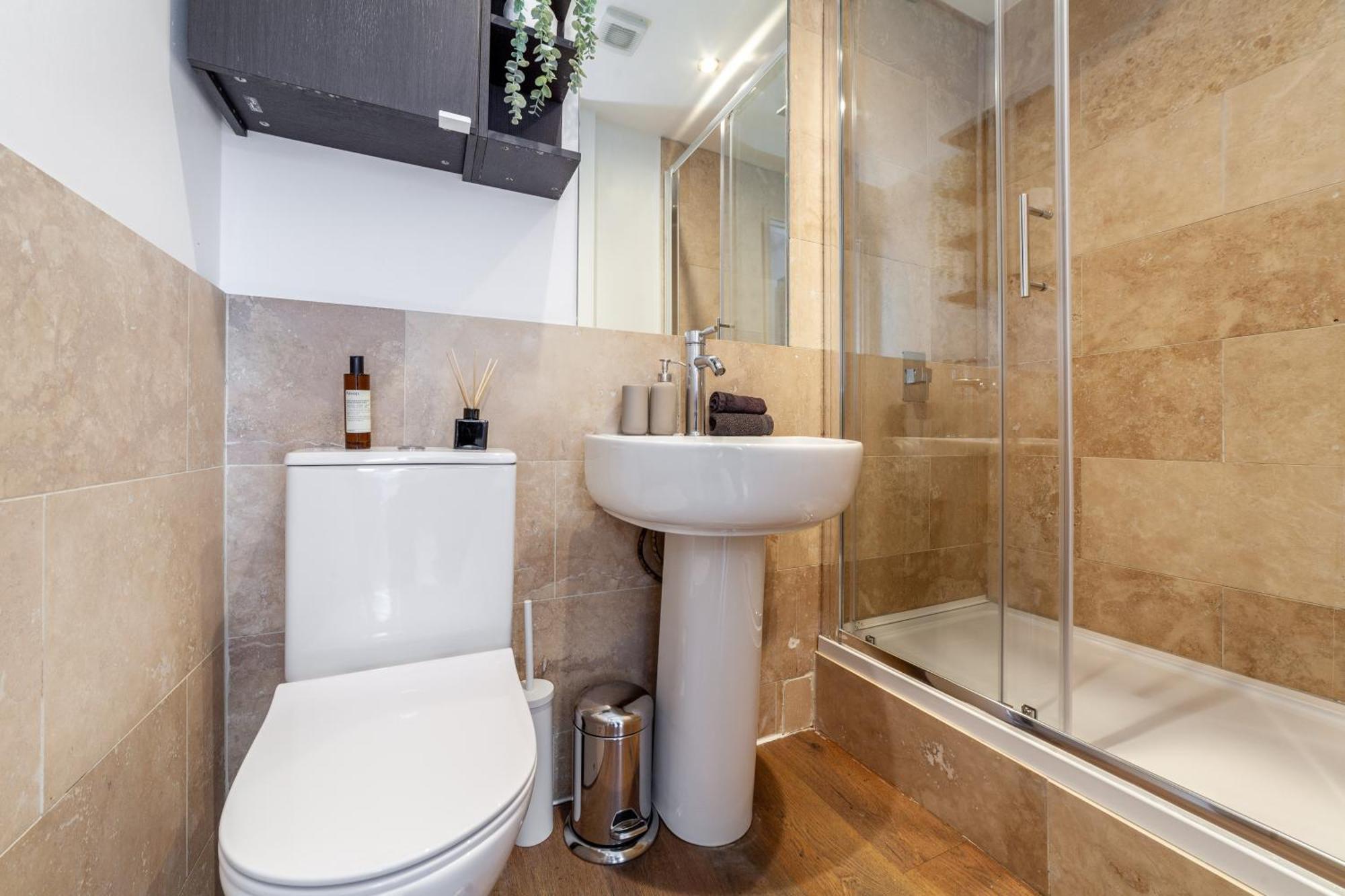 Modern 3 Bed & 3 Bathrooms Flat, Hackney Downs * Londres