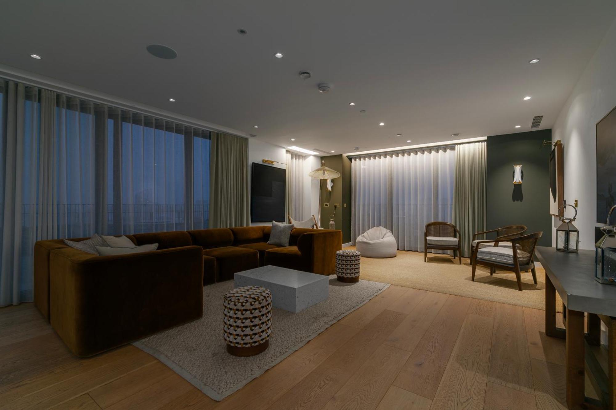 Kings Cross - Luxury 3 Bed Apartment, Private Balcony Appartement