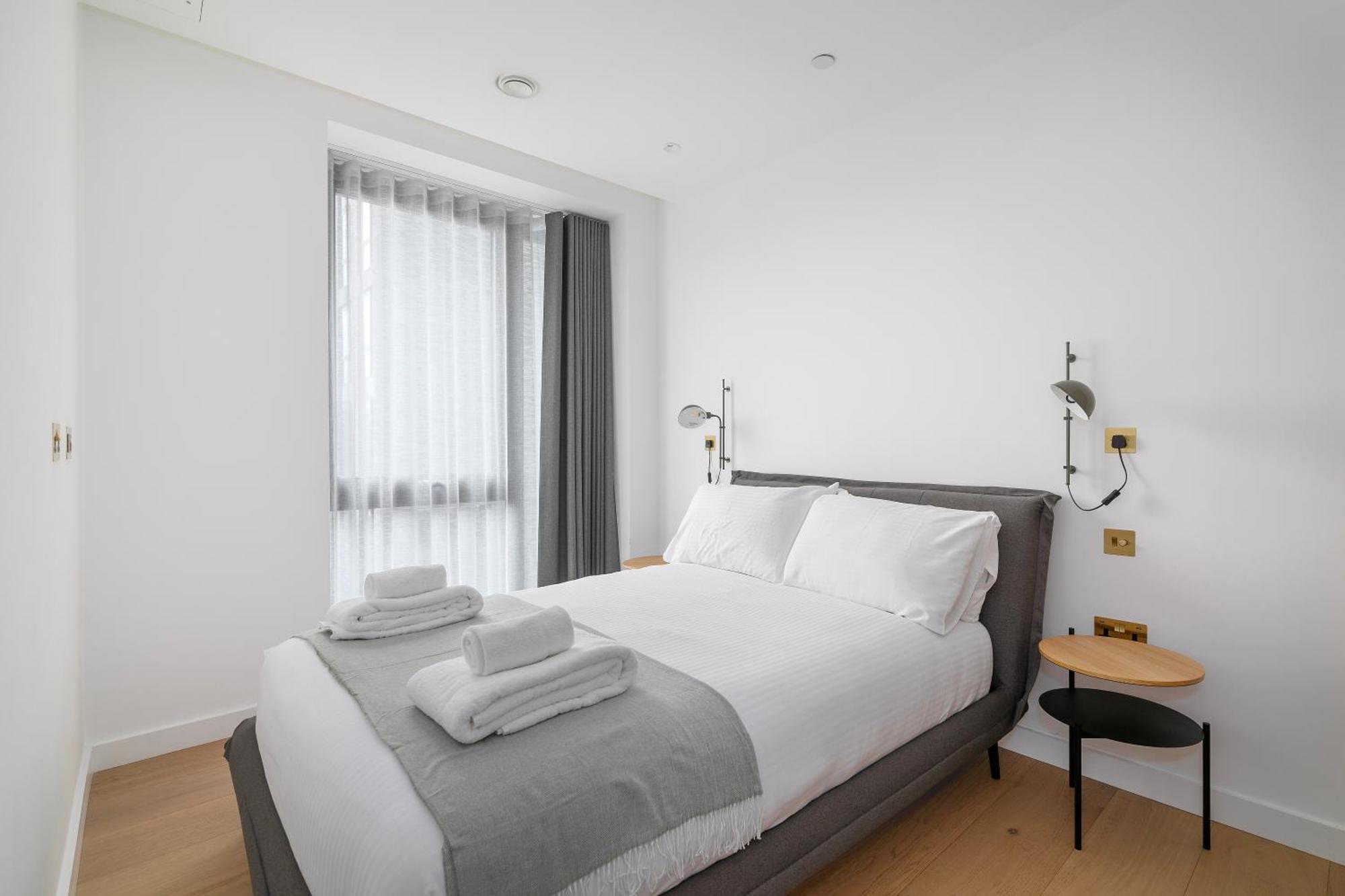 Kings Cross - Luxury 3 Bed Apartment, Private Balcony Appartement Londen