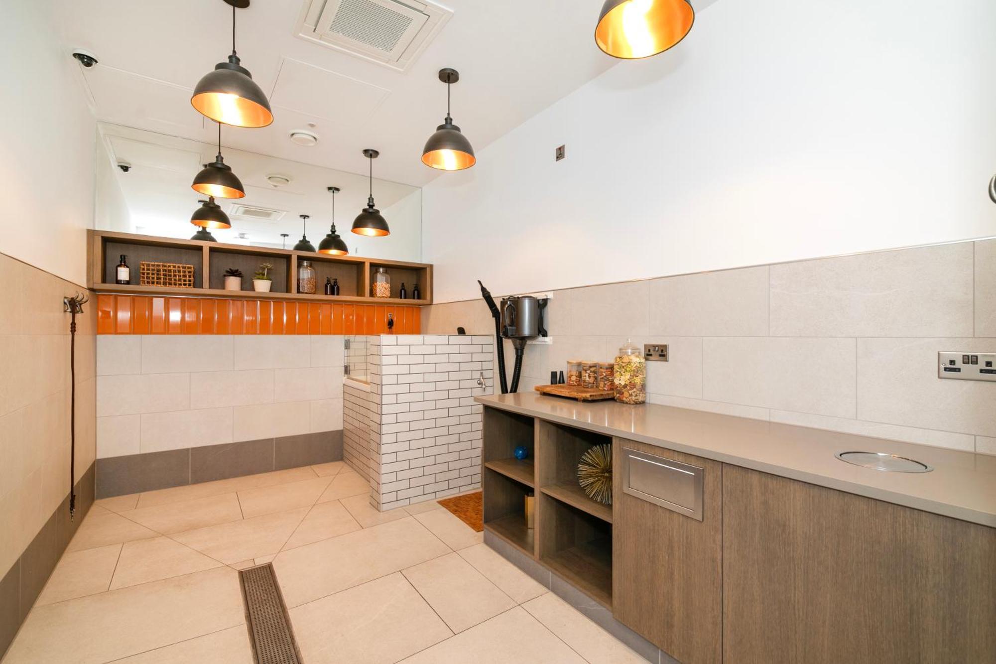 Kings Cross - Luxury 3 Bed Apartment, Private Balcony *