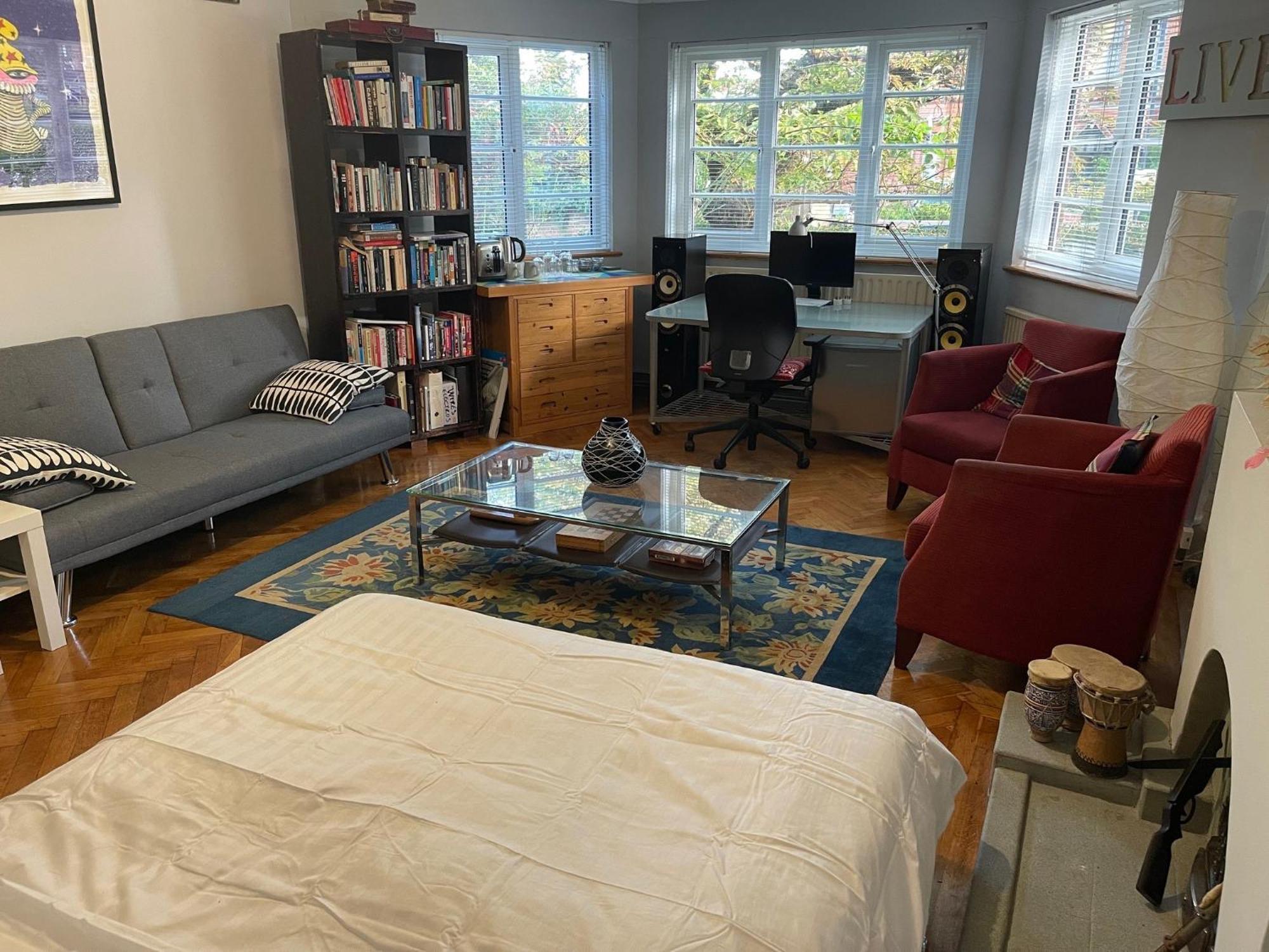 Large Double Bedroom 10 Minutes To * Londres