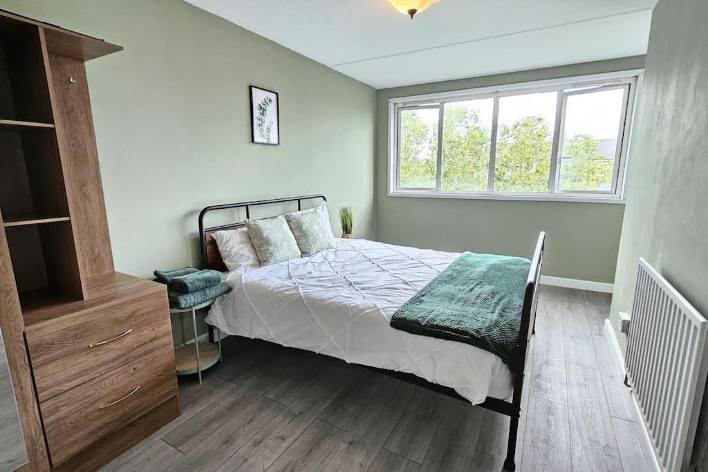 Canal View 2bd Flat - Regents Park! Appartement