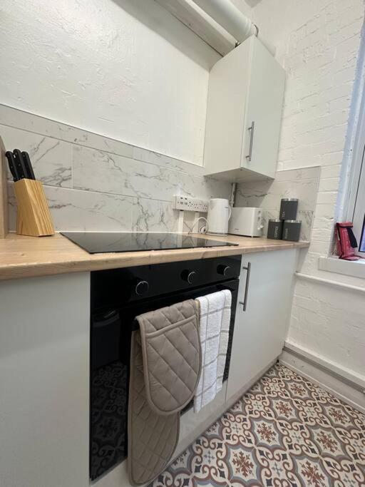 Chic 3 Bedroom Flat Ontower Bridge *