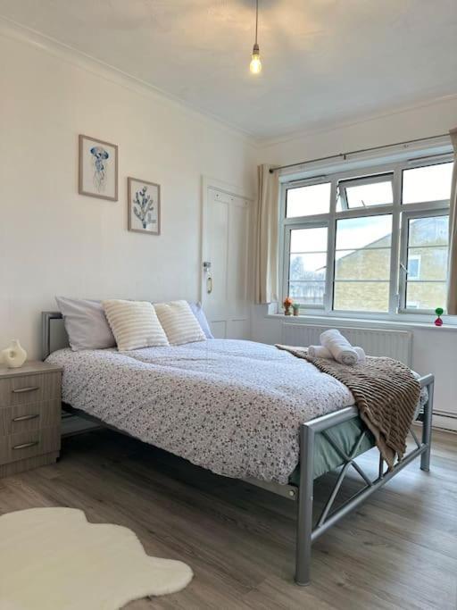 Chic 3 Bedroom Flat Ontower Bridge * Londres