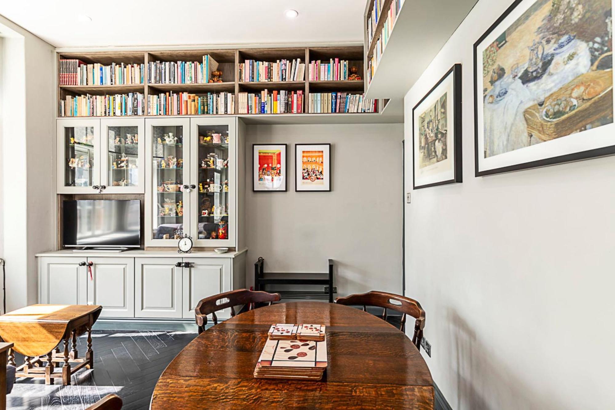 Book Lovers' West End Appartement *