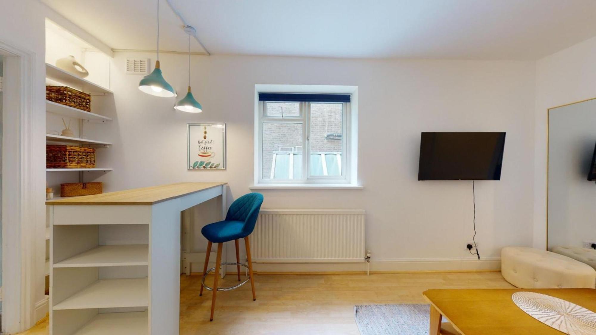 1 Bedroom Superior Apartment In Maida Vale Apartment
