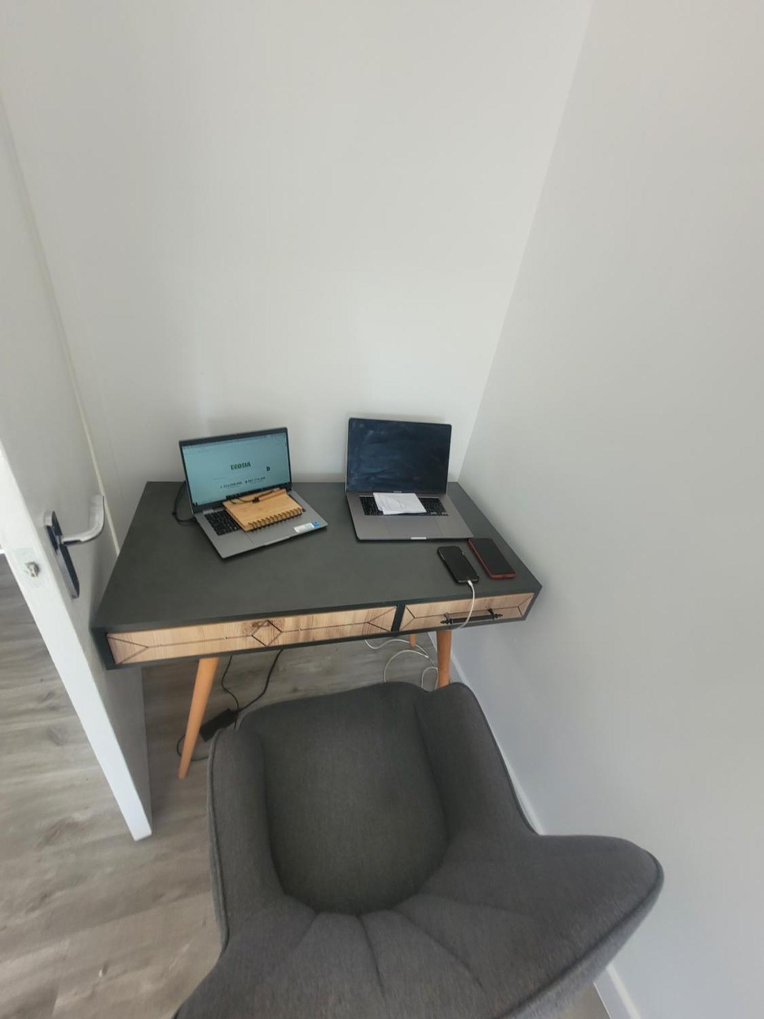 Habitación en casa particular Private Rm In A 2 Bed Near 4 Train Stations Londres